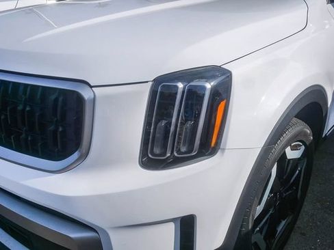 Certified 2024 Kia Telluride EX w/ EX Captain's Chair Package FWD image 7