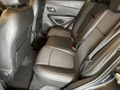 Used 2018 Chevrolet Trax LT w/ Driver Confidence Package AWD/4WD image 17