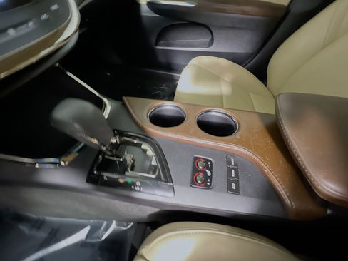 Used 2016 Toyota Avalon XLE image 25