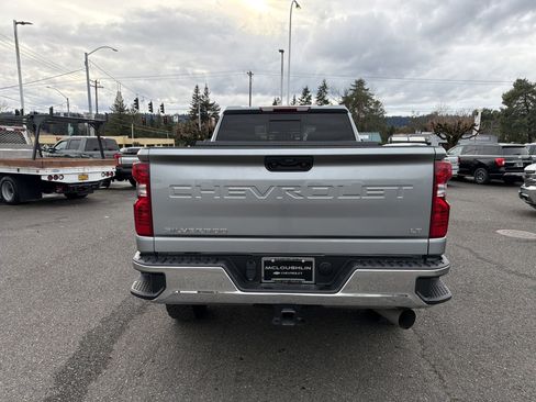 Used 2024 Chevrolet Silverado 3500 LT w/ Convenience Package image 4
