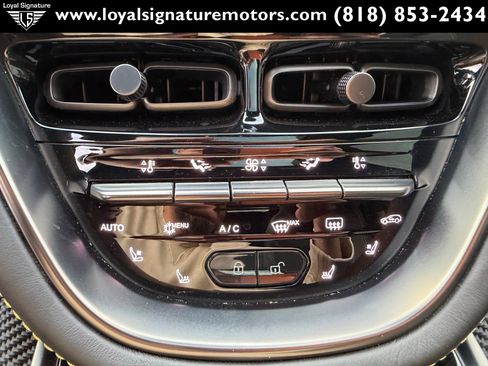 Used 2021 Aston Martin DBX image 32