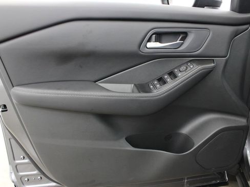 New 2026 Nissan Rogue SV FWD image 15