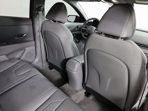 Used 2023 Hyundai Elantra SEL w/ Convenience Package image 32