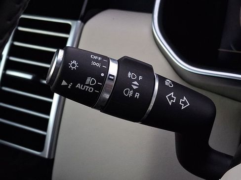 Used 2022 Land Rover Range Rover Westminster Edition image 24