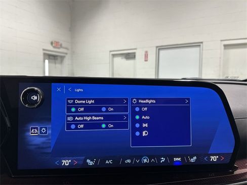 Used 2025 Chevrolet Traverse Z71 w/ Enhanced Driving Package image 19