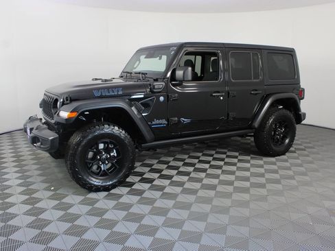 Used 2025 Jeep Wrangler Unlimited Sport S 4xe AWD/4WD image 2