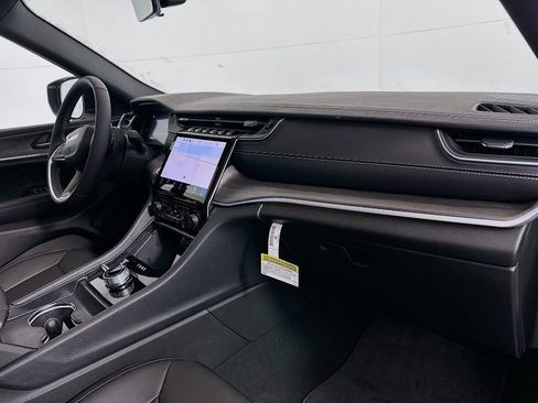 New 2025 Jeep Grand Cherokee L Limited image 30