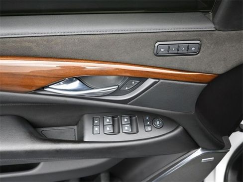 Used 2019 Cadillac Escalade Premium Luxury image 23