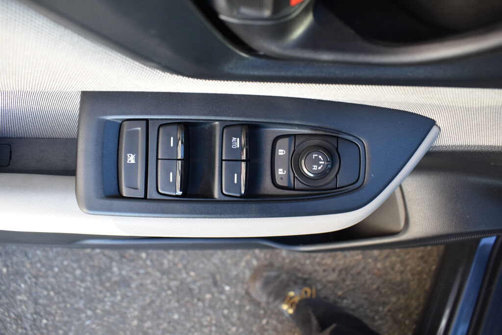 Used 2025 Subaru Forester AWD/4WD image 16