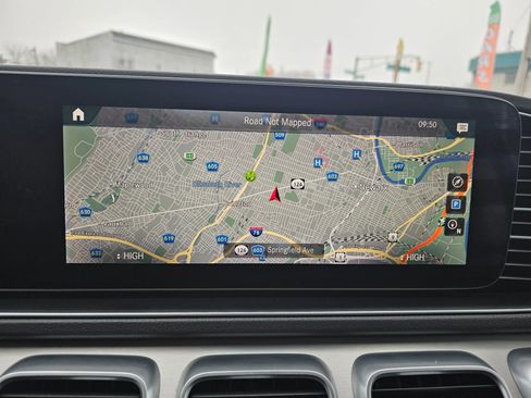 Used 2020 Mercedes-Benz GLE 350 4MATIC w/ MBUX Technology Package image 27