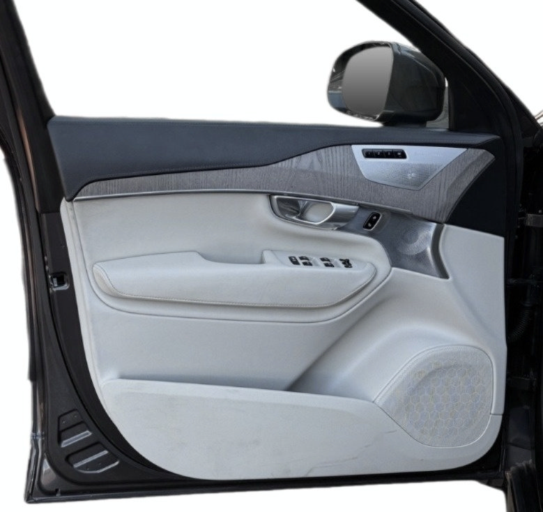 Used 2023 Volvo XC90 B6 Ultimate w/ Protection Package AWD/4WD image 14