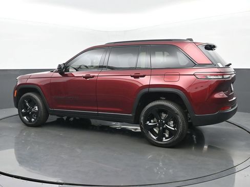 New 2025 Jeep Grand Cherokee Limited w/ Luxury Tech Group II image 3