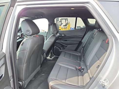 Used 2024 Chevrolet Trax RS FWD image 10