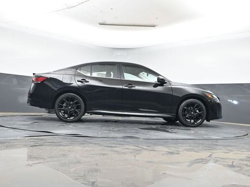 New 2025 Nissan Sentra SR w/ Midnight Edition image 19
