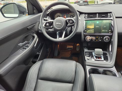 Certified 2024 Jaguar E-PACE R-Dynamic SE image 13