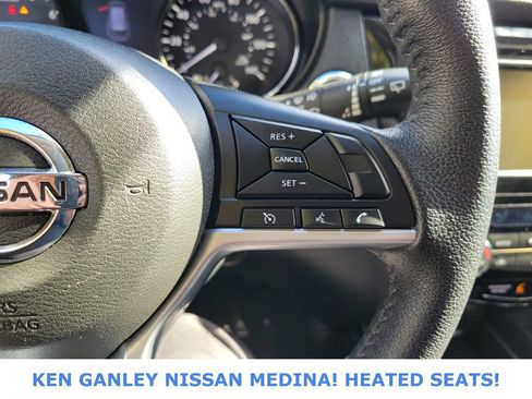 Used 2019 Nissan Rogue SV image 32