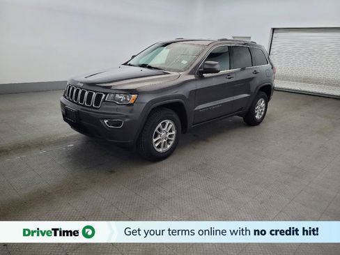 Used 2019 Jeep Grand Cherokee Laredo AWD/4WD image 1
