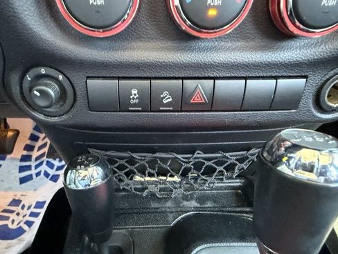 Used 2017 Jeep Wrangler Unlimited Sport AWD/4WD image 21