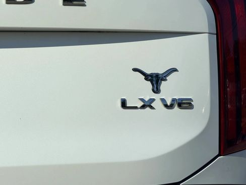 Used 2020 Kia Telluride LX FWD image 9