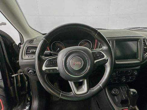 Used 2019 Jeep Compass Trailhawk AWD/4WD image 11