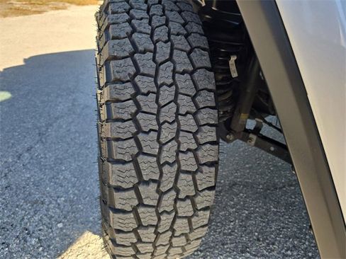 Used 2021 Jeep Gladiator Sport image 30