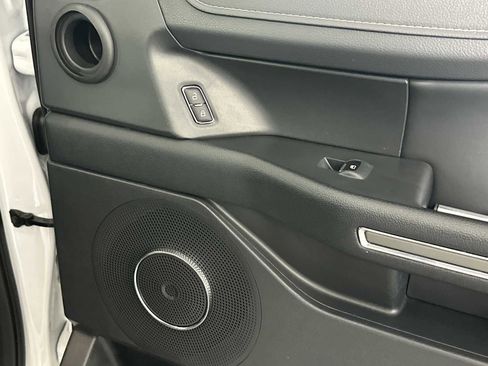 Certified 2024 Ford Expedition Max XLT image 17