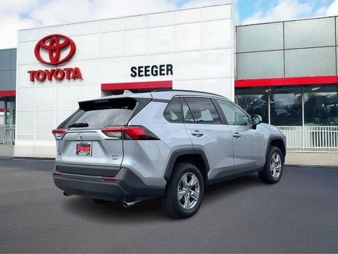 Used 2025 Toyota RAV4 XLE image 3