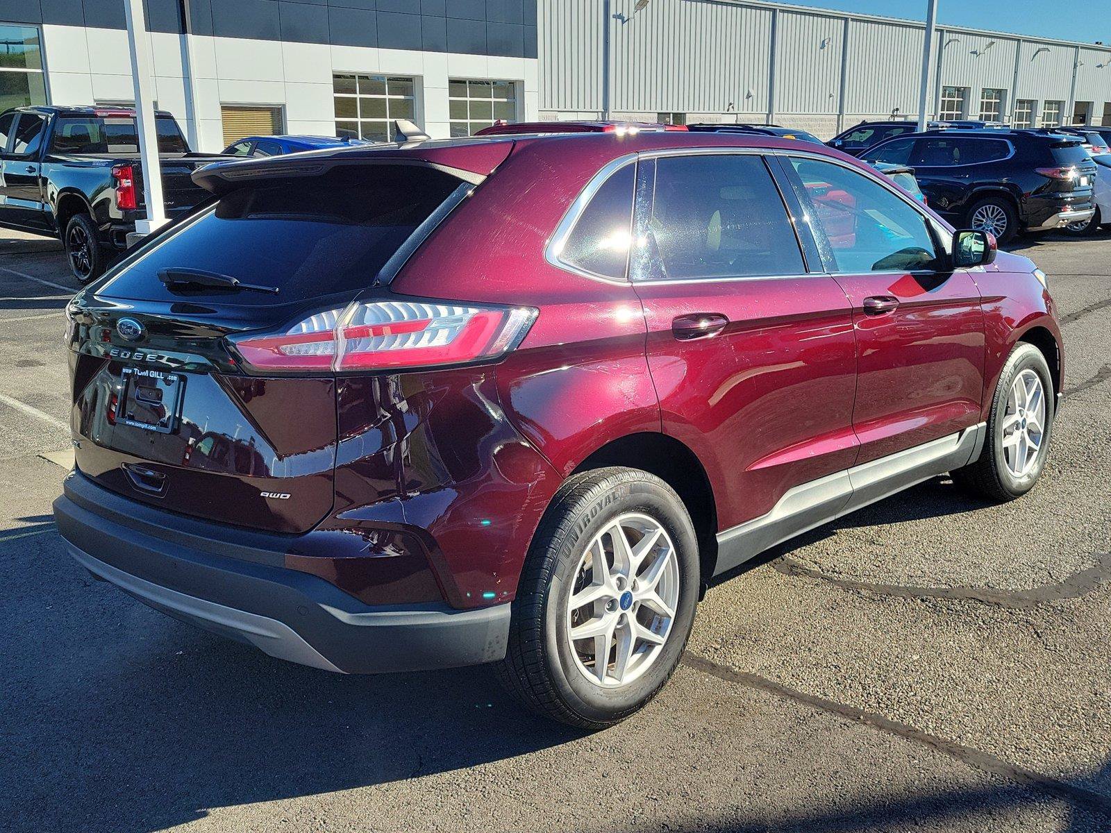 Used 2021 Ford Edge SEL w/ Convenience Package AWD/4WD image 4