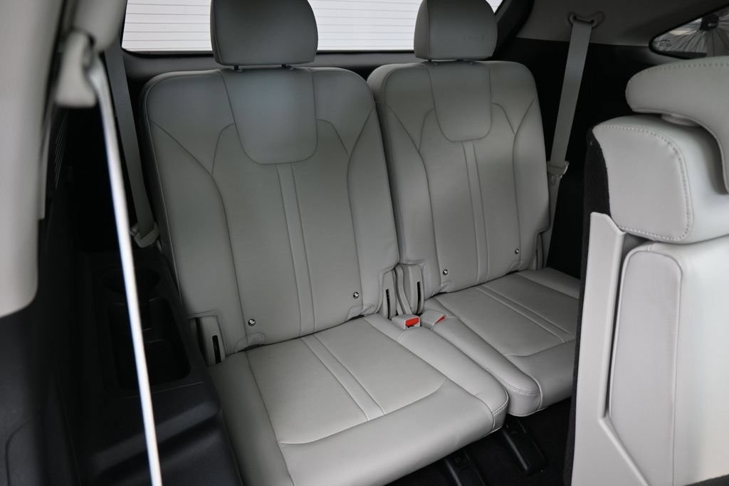 Used 2024 Kia Sorento S w/ Panoramic Sunroof Package FWD image 43