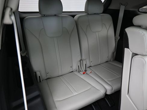 Used 2024 Kia Sorento S w/ Panoramic Sunroof Package FWD image 43