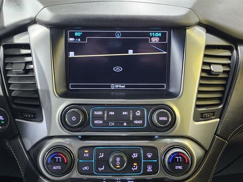 Used 2018 Chevrolet Suburban LT w/ Luxury Package AWD/4WD image 16