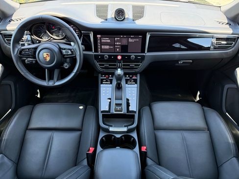 Used 2026 Porsche Macan AWD/4WD image 14
