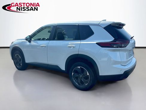 Used 2025 Nissan Rogue SV AWD/4WD image 6