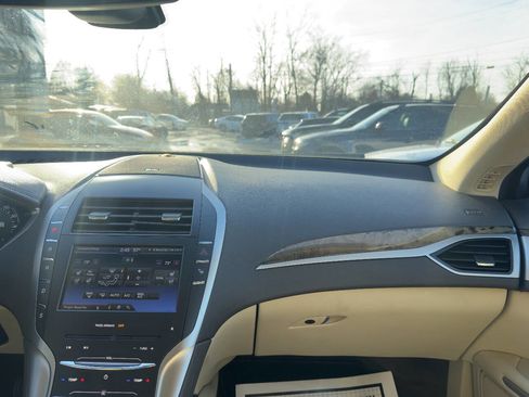 Used 2014 Lincoln MKZ AWD image 17
