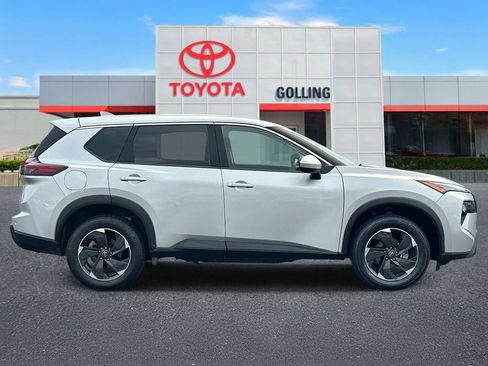 Used 2025 Nissan Rogue SV AWD/4WD image 6