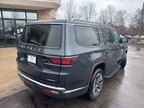 Used 2022 Jeep Wagoneer Series III image 3