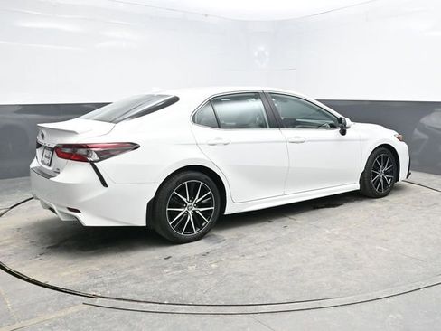 Used 2022 Toyota Camry SE image 7