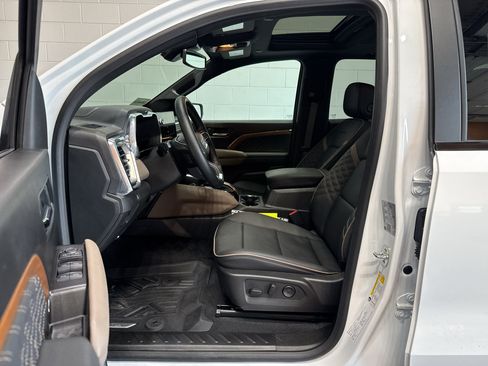 Used 2025 GMC Canyon Denali AWD/4WD image 15