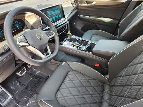 New 2025 Volkswagen Atlas SEL Premium R-Line image 6
