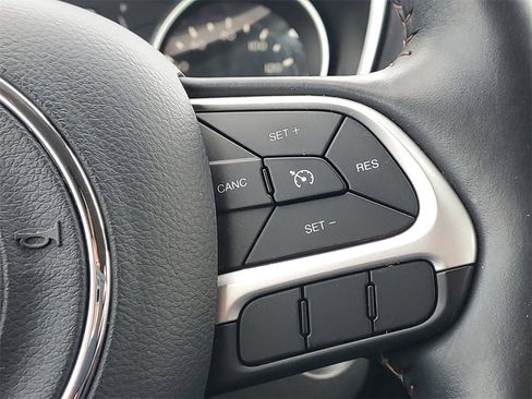 Used 2018 Jeep Compass Latitude w/ Cold Weather Group image 19