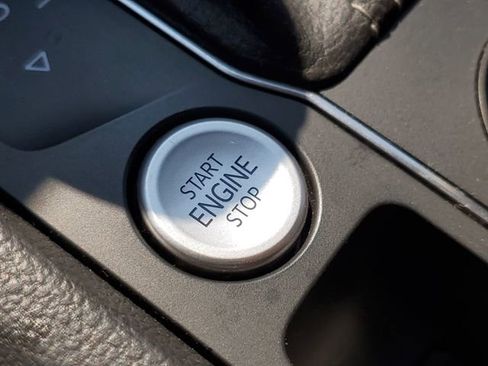 Used 2021 Volkswagen Atlas SE image 18