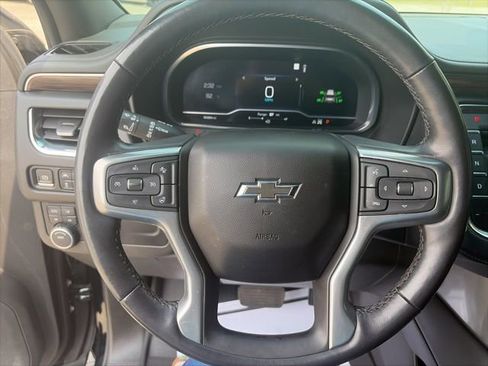 Used 2022 Chevrolet Tahoe Z71 w/ Luxury Package image 16