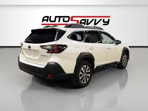 Used 2024 Subaru Outback Premium AWD/4WD image 7