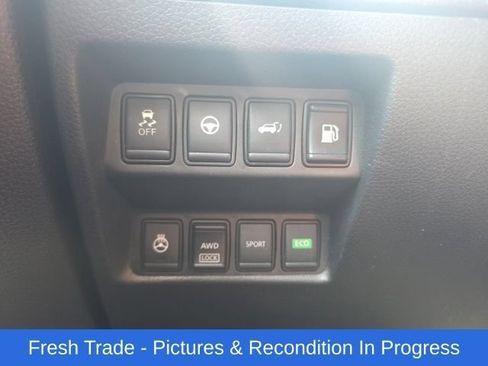 Used 2019 Nissan Rogue SL AWD/4WD image 15