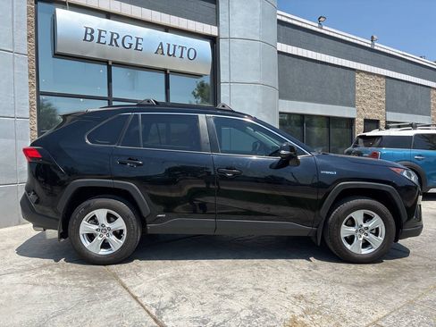 Used 2021 Toyota RAV4 XLE w/ Convenience Package AWD/4WD image 6