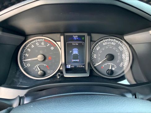 Used 2023 Toyota Tacoma TRD Off-Road w/ Technology Package AWD/4WD image 25