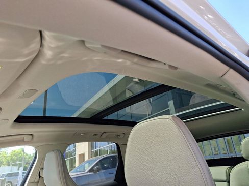 Certified 2023 Volvo XC60 B5 Plus w/ Climate Package AWD/4WD image 13