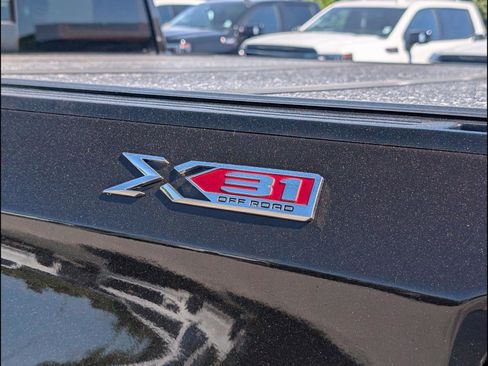 Used 2019 GMC Sierra 1500 SLT w/ SLT Premium Plus Package AWD/4WD image 24