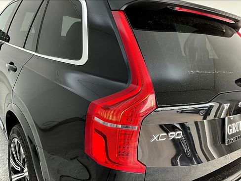 Used 2023 Volvo XC90 B6 Plus image 39