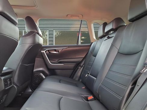 Used 2023 Toyota RAV4 XLE Premium image 12